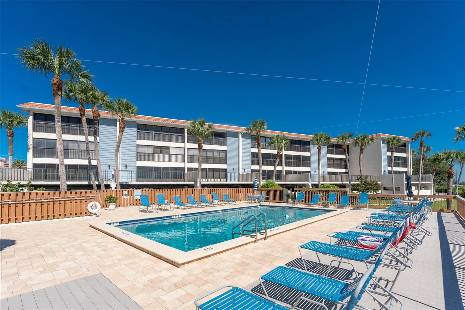 SANDPIPER KEY BLDG 04 - Residential
