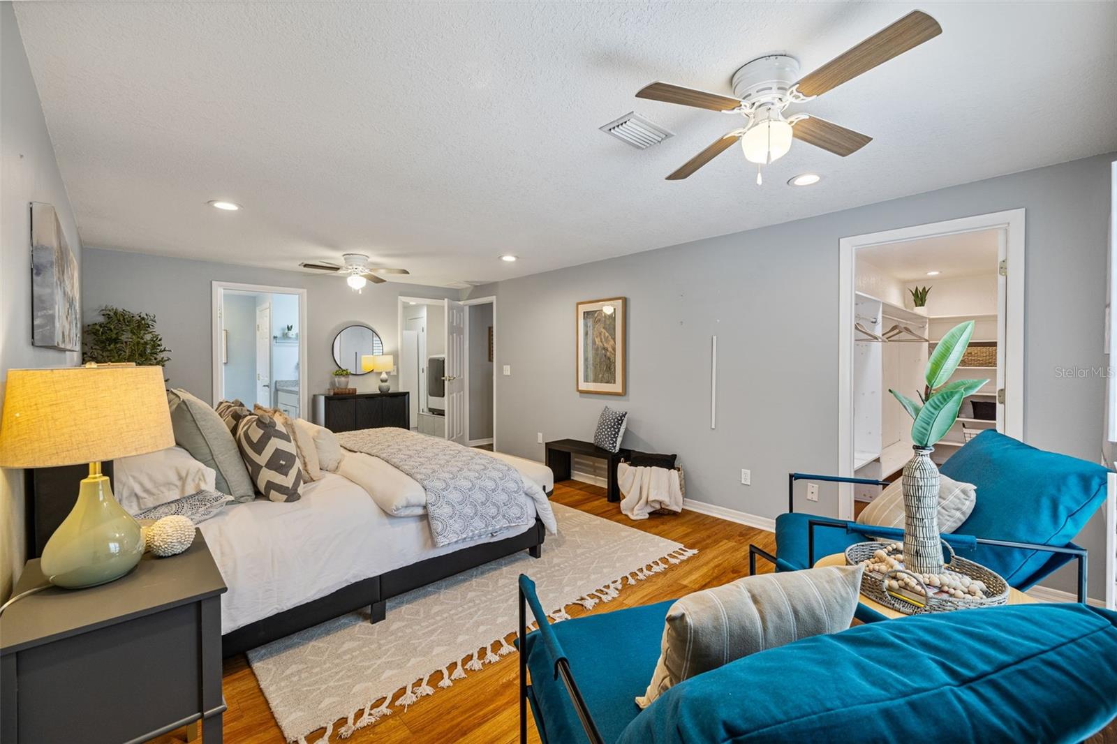 COUNTRY RUN UNIT 1 - Residential