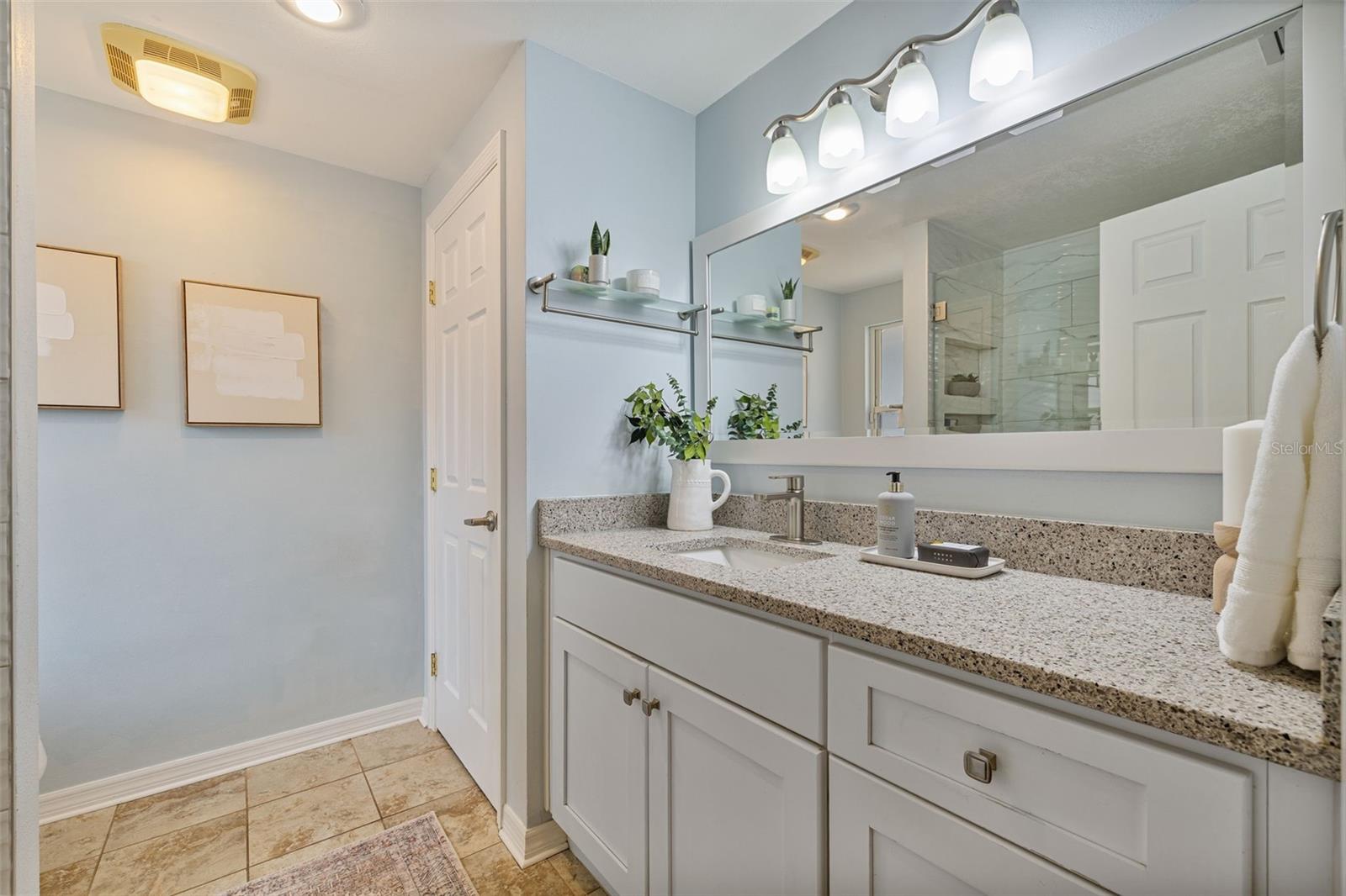 COUNTRY RUN UNIT 1 - Residential