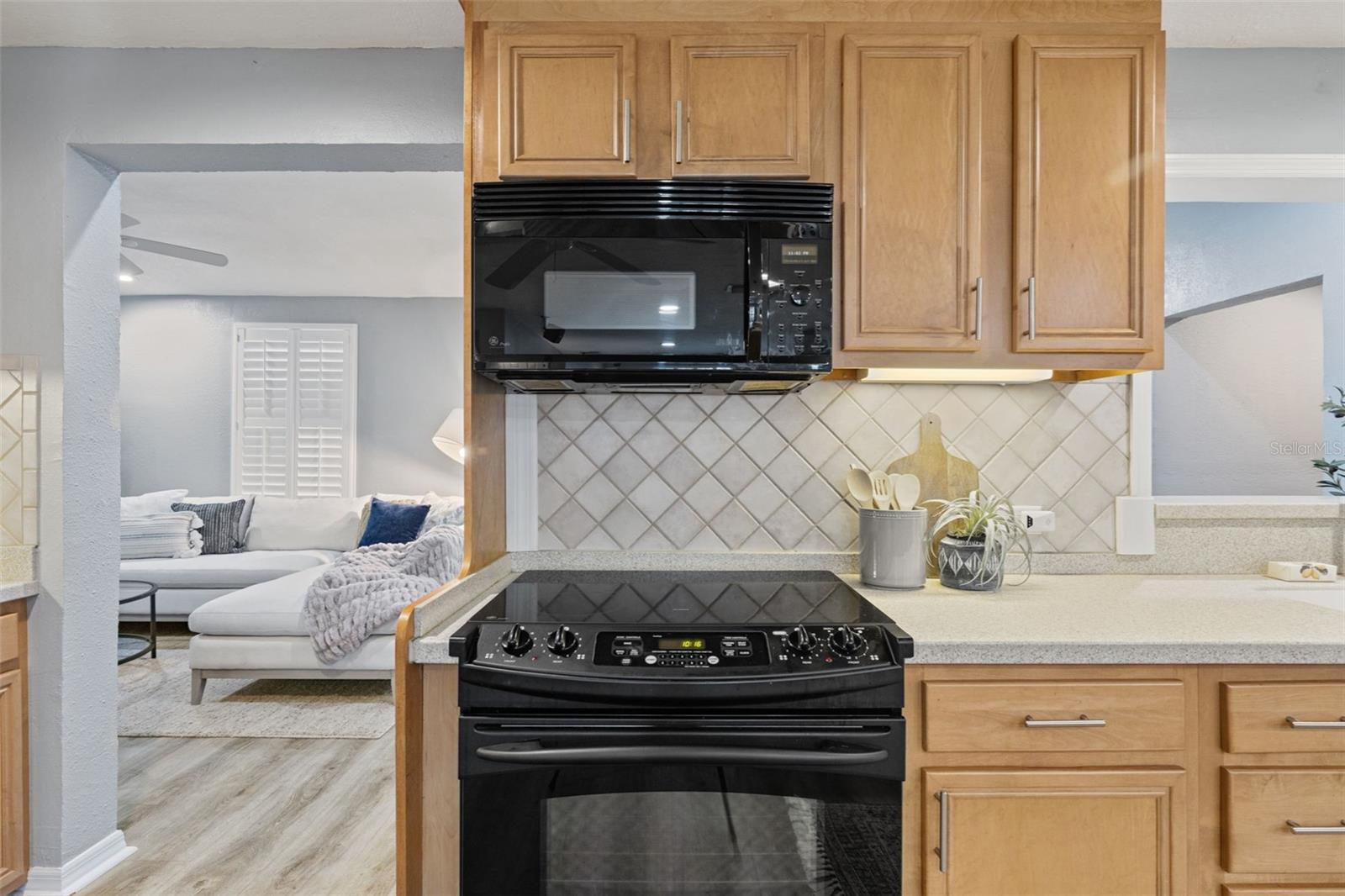 COUNTRY RUN UNIT 1 - Residential