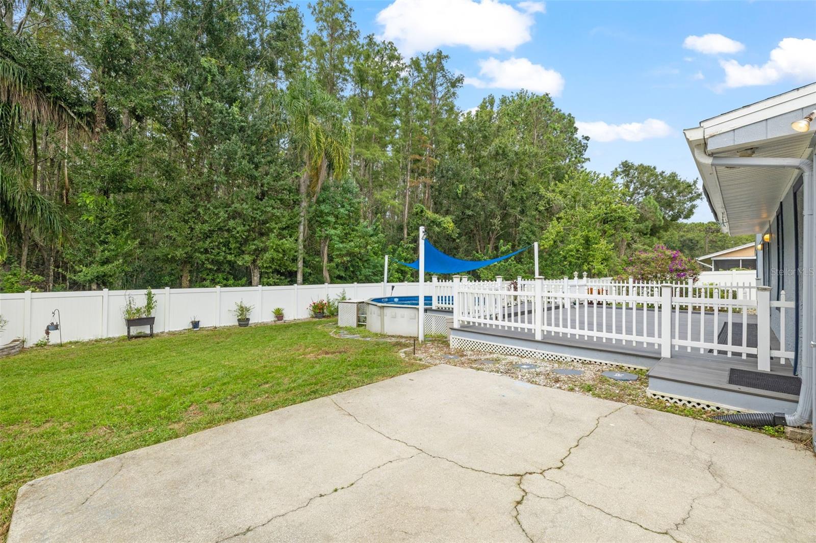 COUNTRY RUN UNIT 1 - Residential