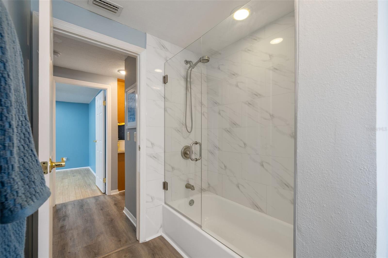 COUNTRY RUN UNIT 1 - Residential