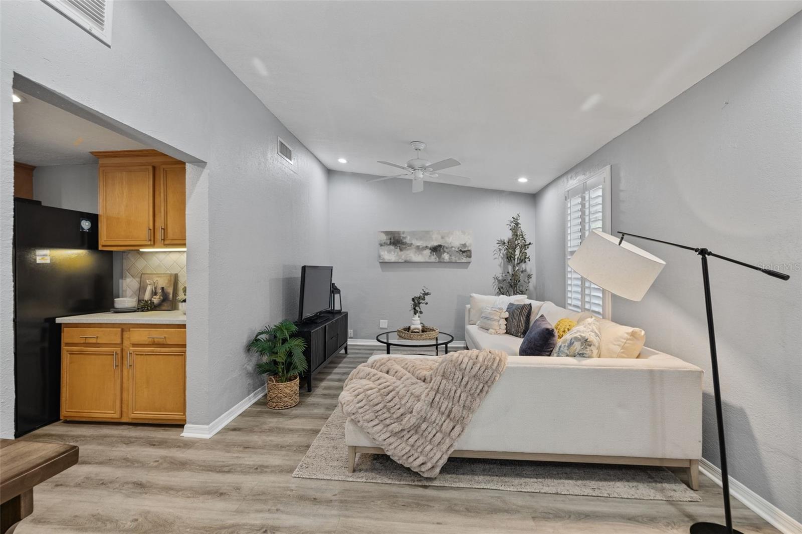 COUNTRY RUN UNIT 1 - Residential