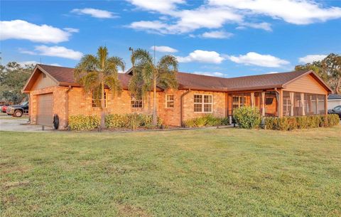 A home in AUBURNDALE