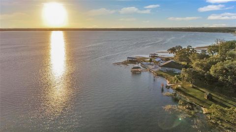 A home in AUBURNDALE