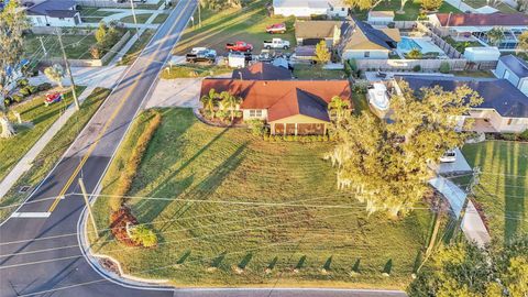 A home in AUBURNDALE