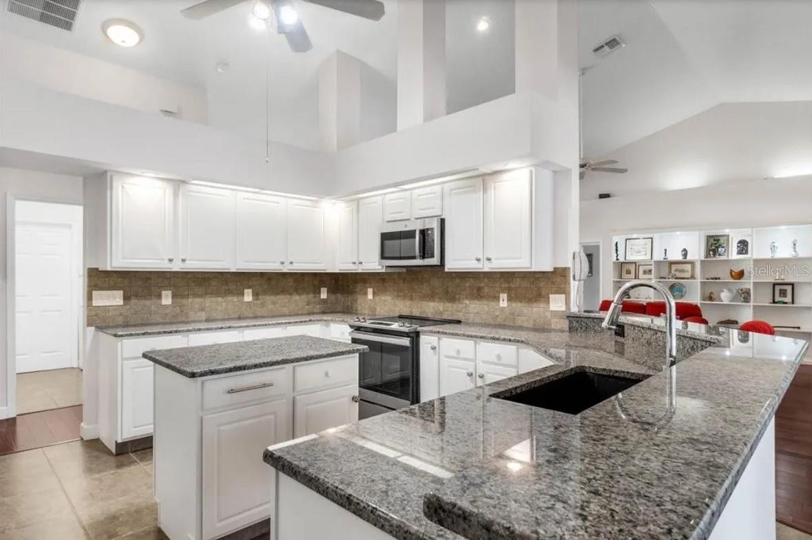 10324 POINTVIEW COURT