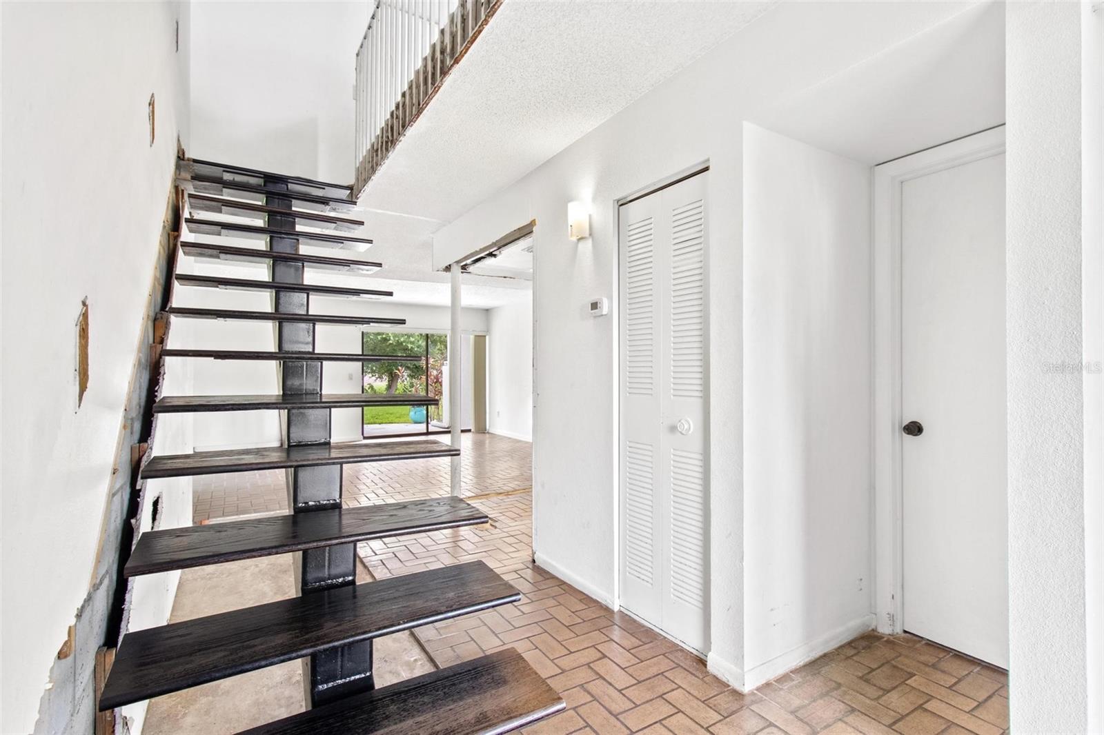 2075 LAKEWOOD CLUB DRIVE S 6A