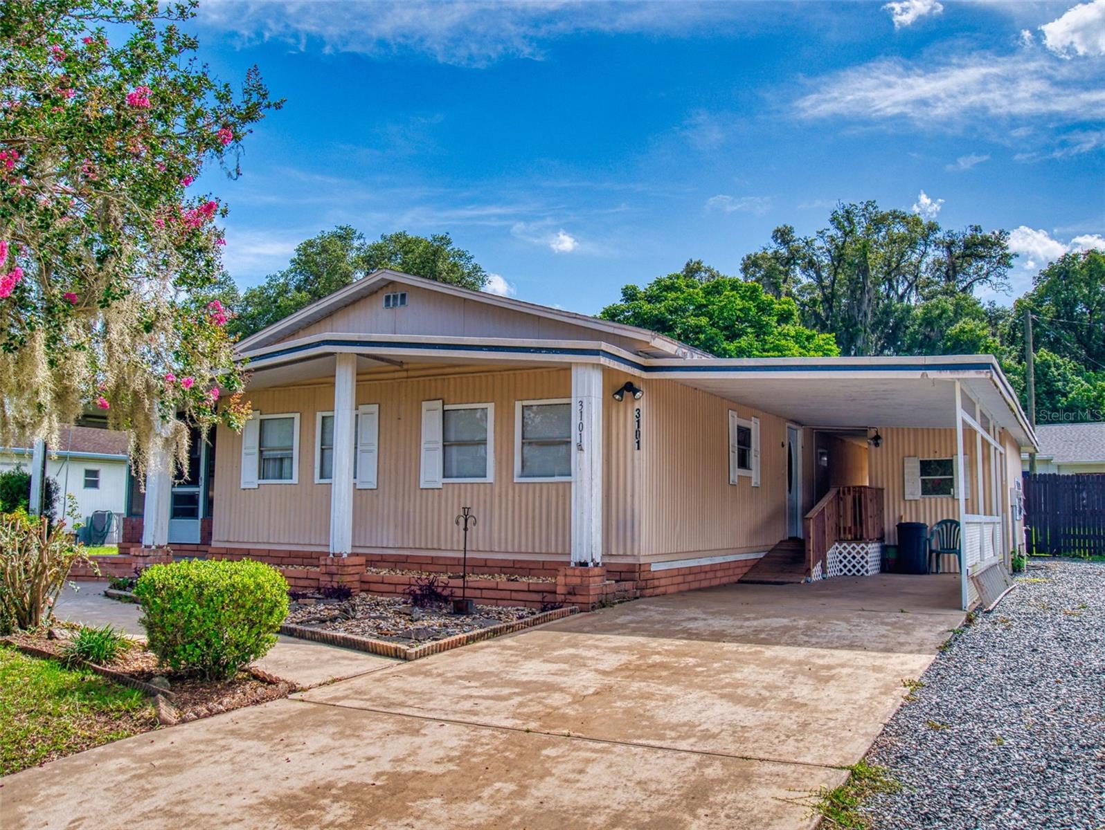 OAK PARK VILLAGE - Residential