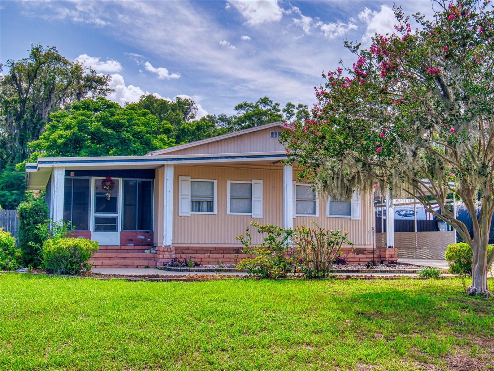 OAK PARK VILLAGE - Residential