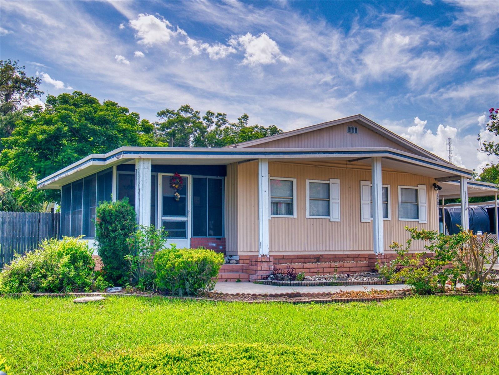 OAK PARK VILLAGE - Residential