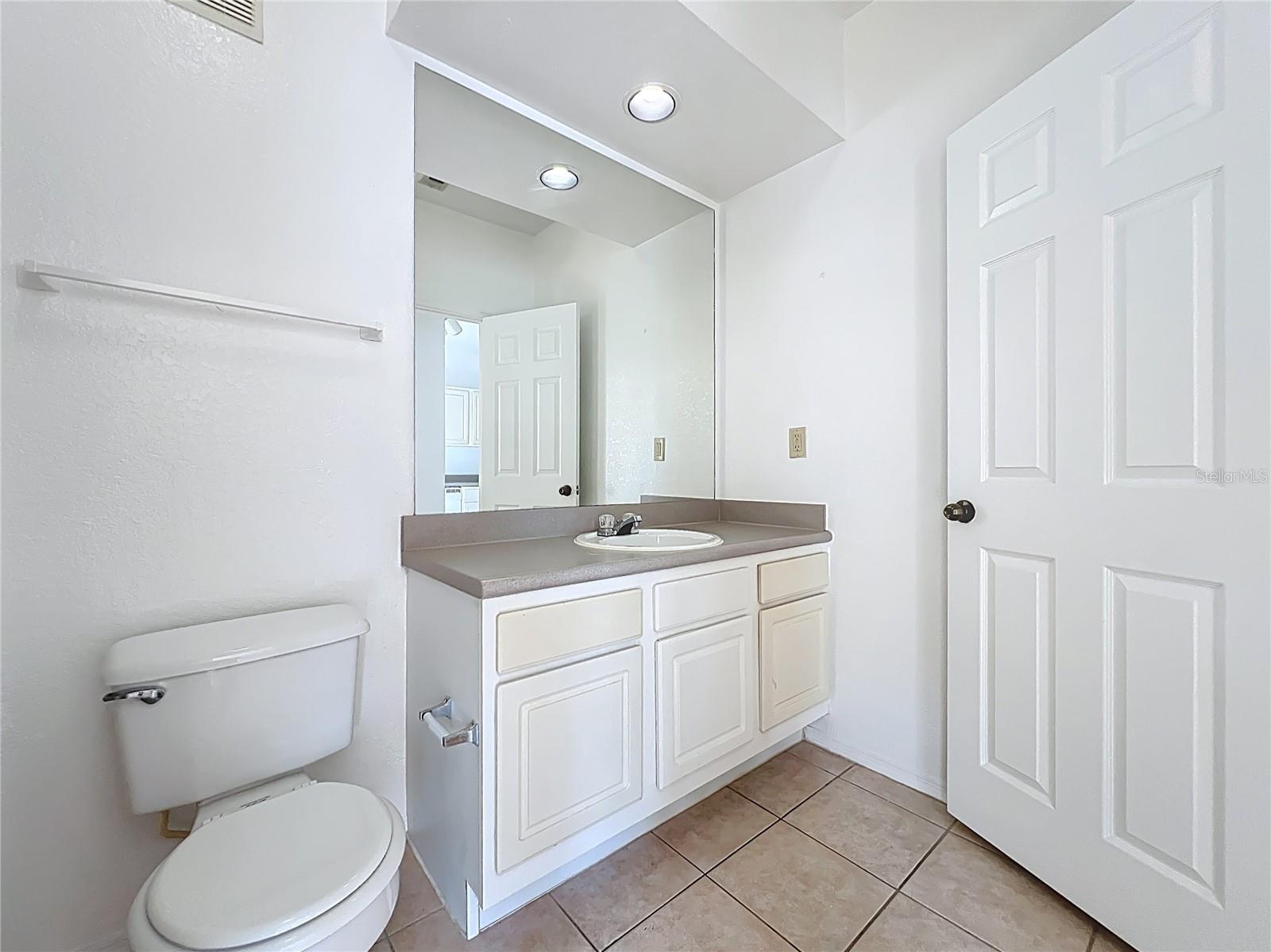 NOTTING HILL A CONDO - Residential