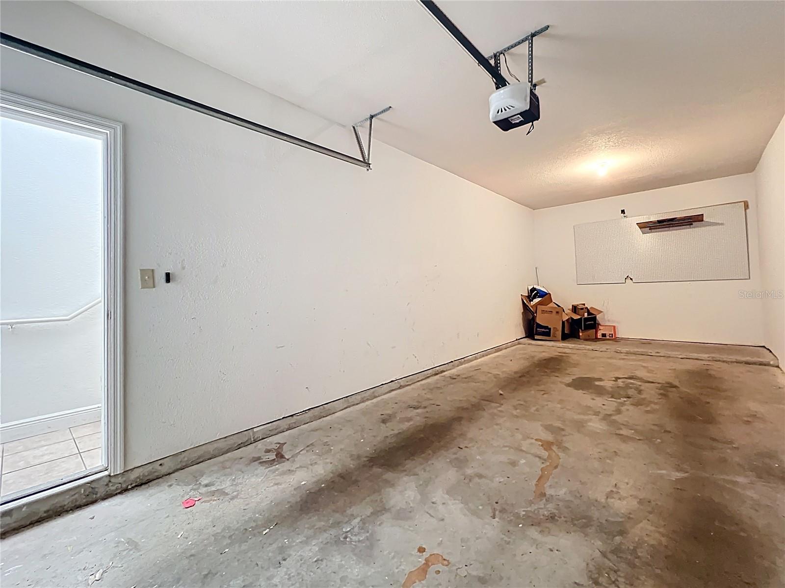 NOTTING HILL A CONDO - Residential