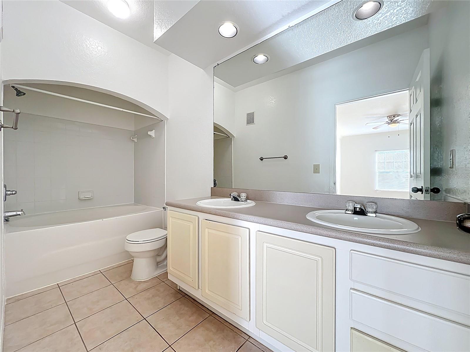 NOTTING HILL A CONDO - Residential