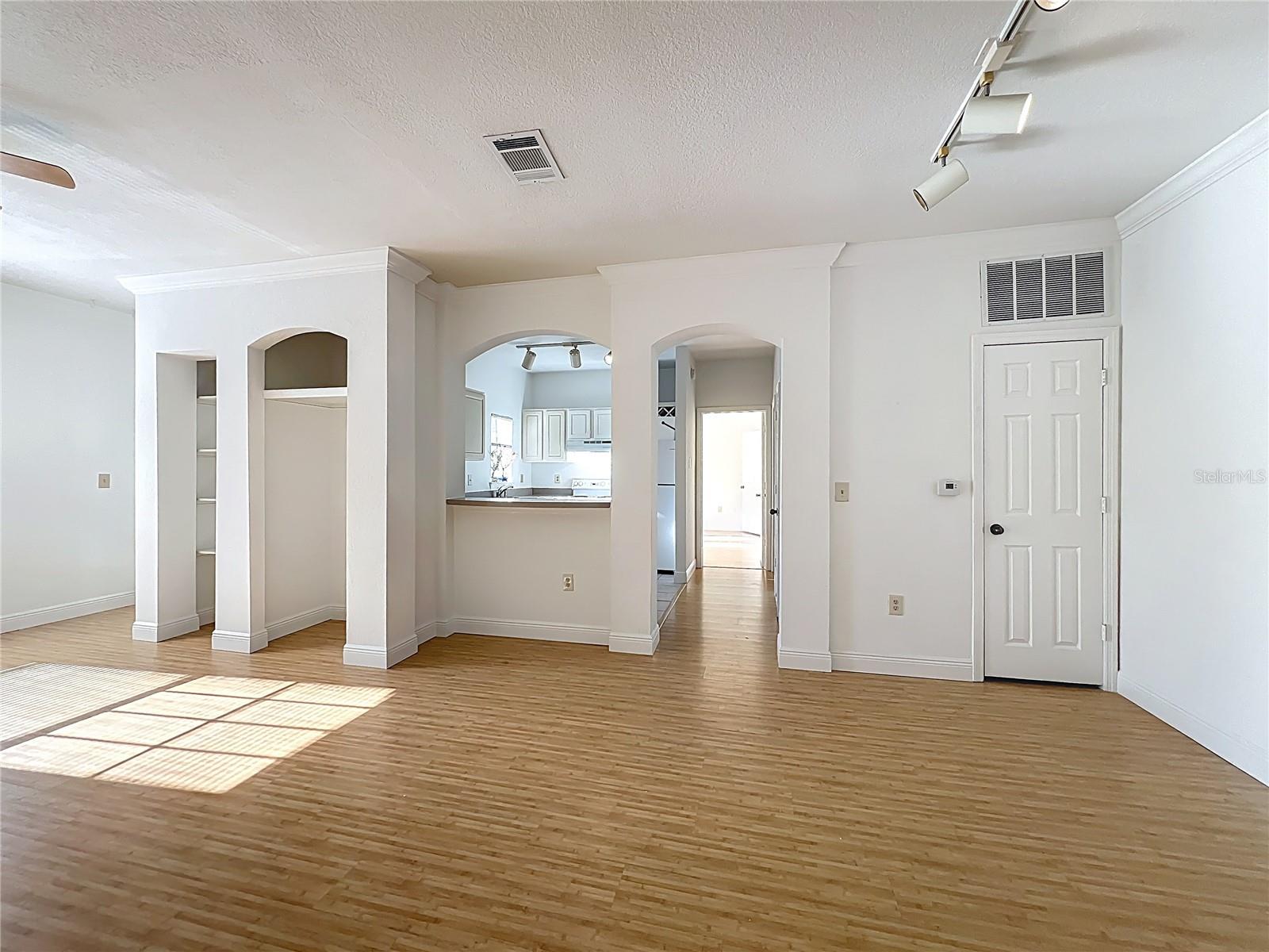 NOTTING HILL A CONDO - Residential