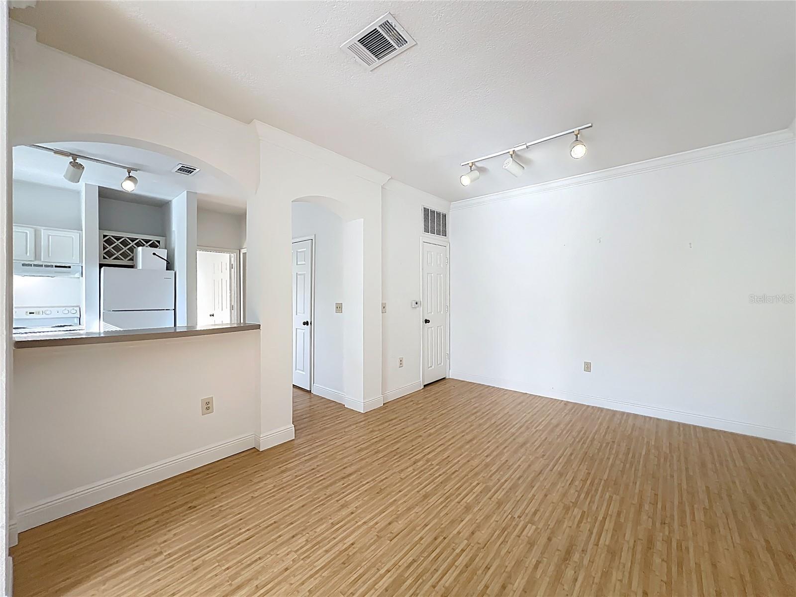 NOTTING HILL A CONDO - Residential