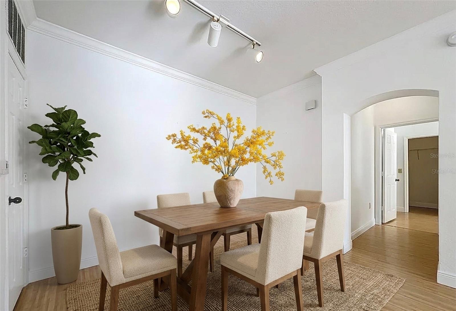 NOTTING HILL A CONDO - Residential