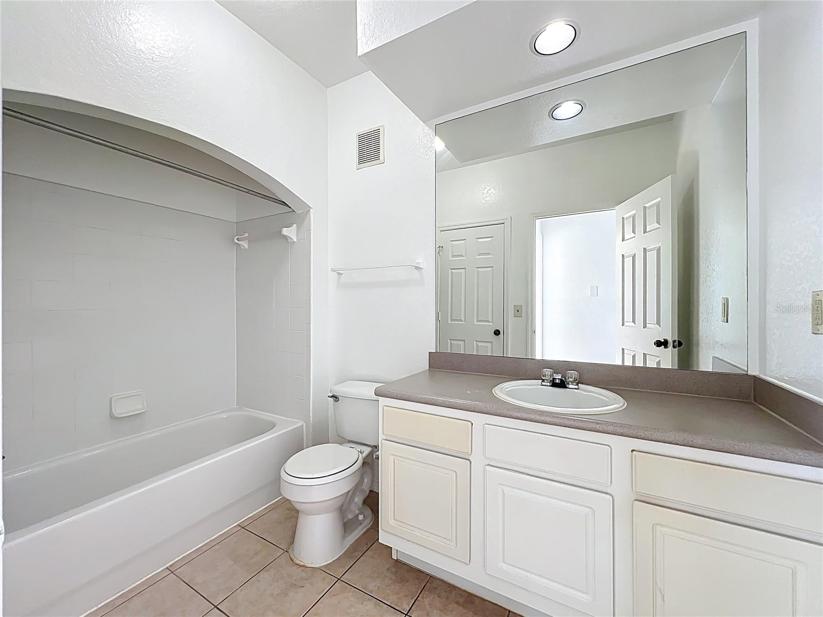 NOTTING HILL A CONDO - Residential