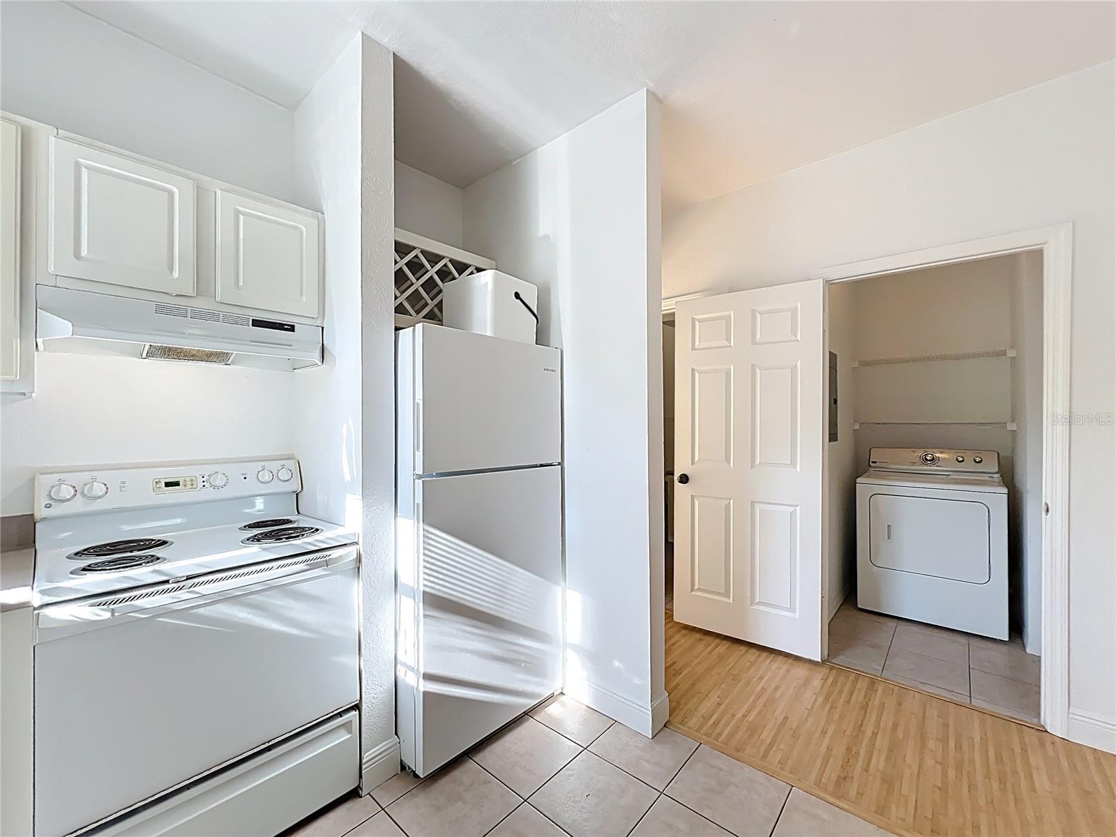 NOTTING HILL A CONDO - Residential