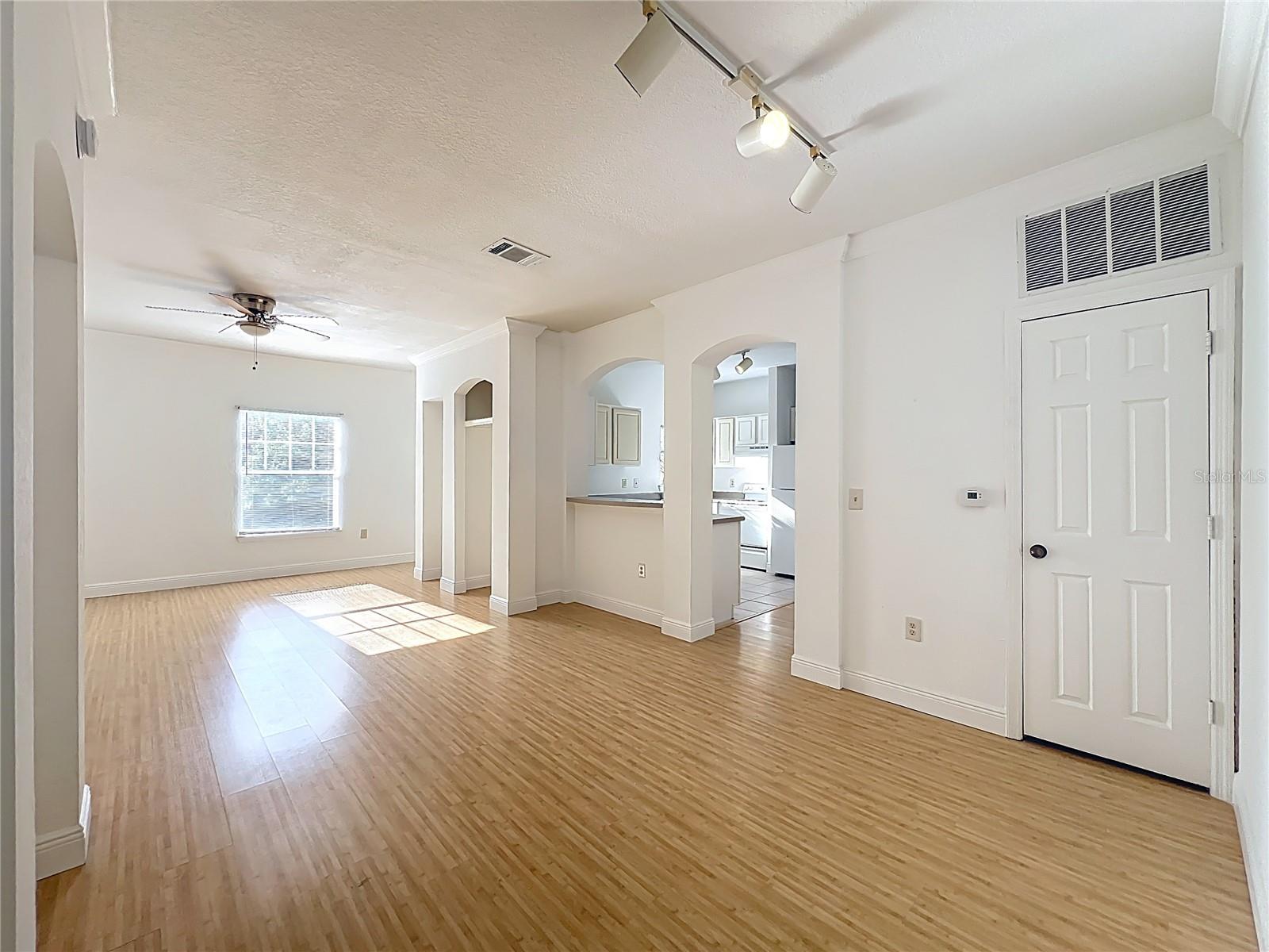 NOTTING HILL A CONDO - Residential