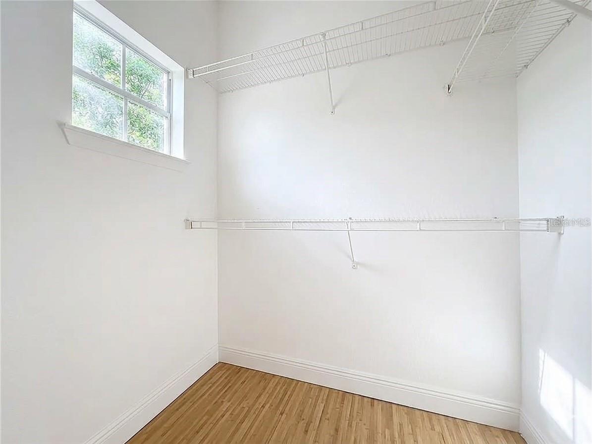 NOTTING HILL A CONDO - Residential