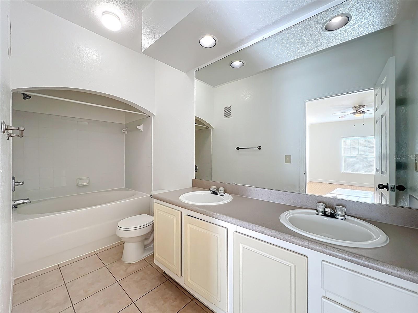 NOTTING HILL A CONDO - Residential