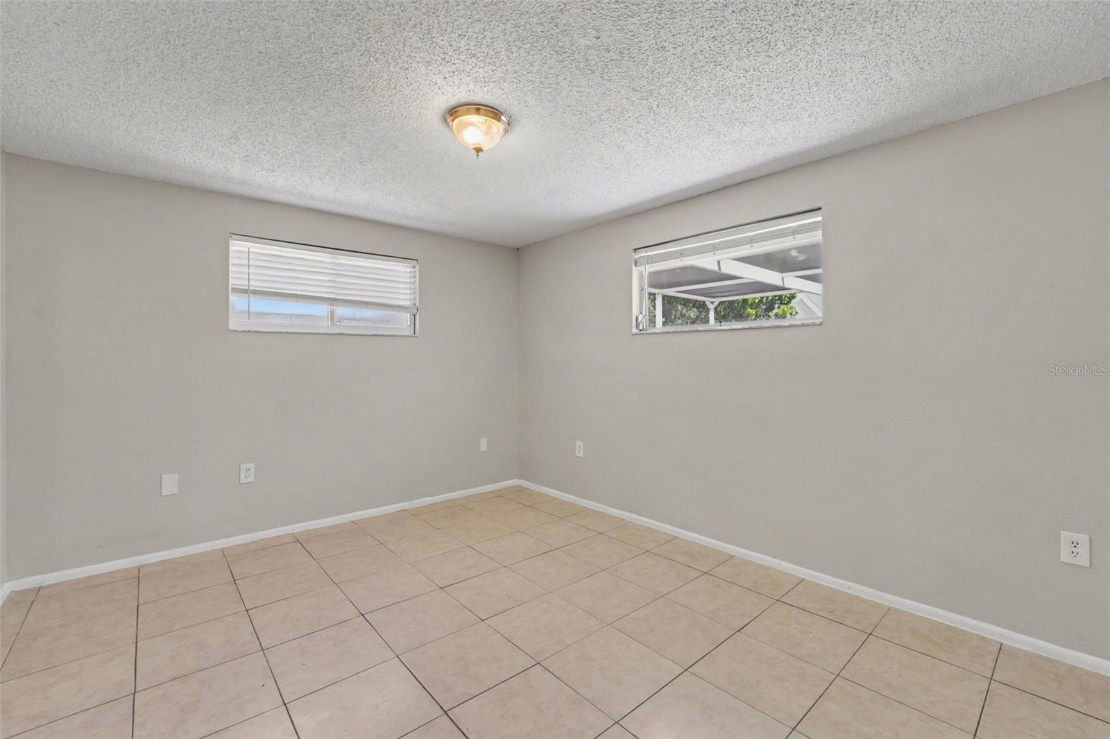 HILLANDALE - Residential