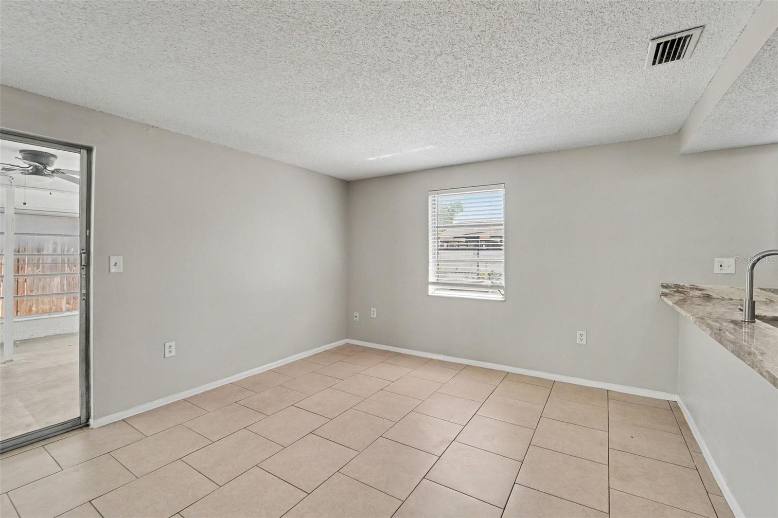 HILLANDALE - Residential