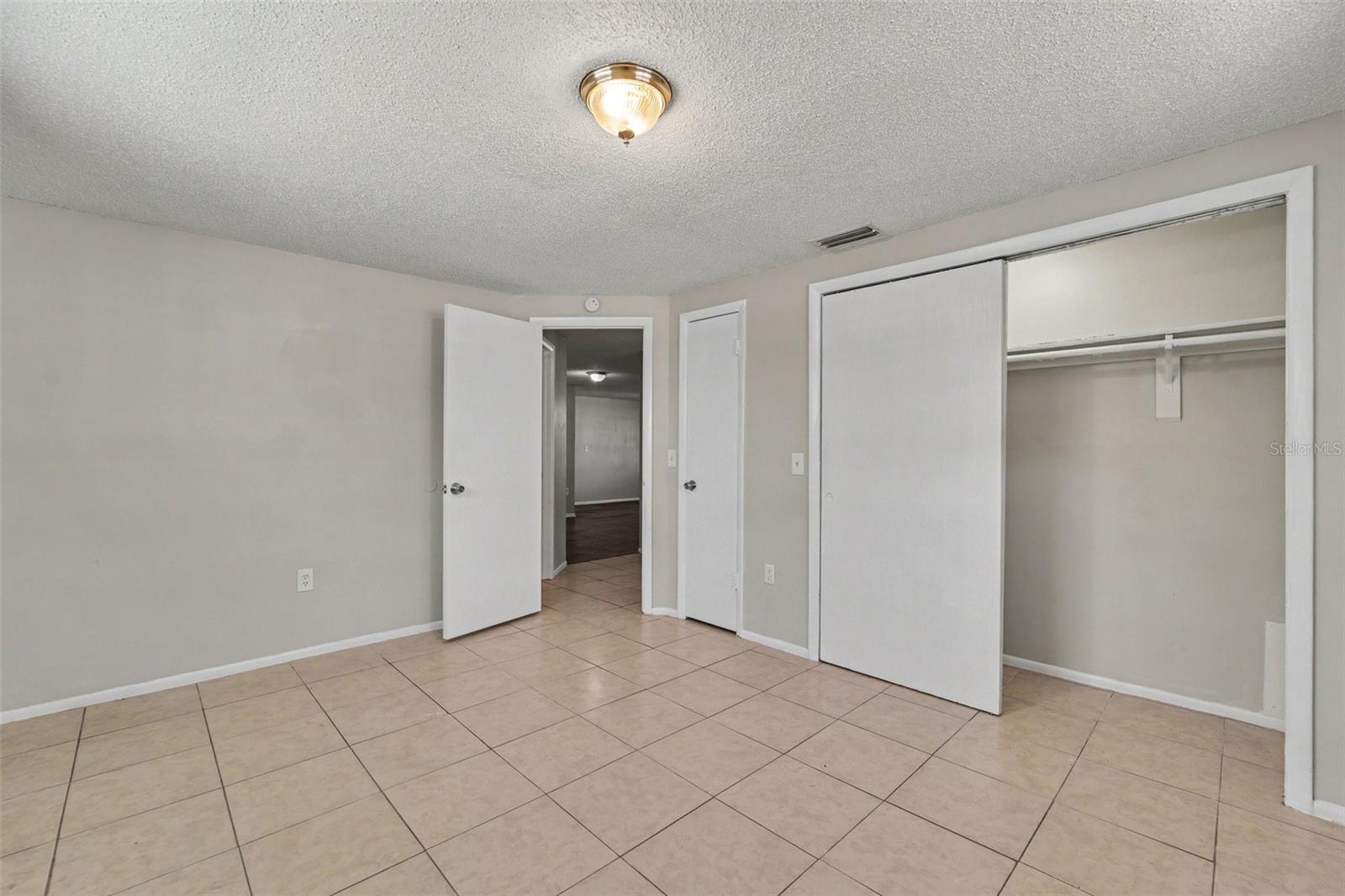 HILLANDALE - Residential