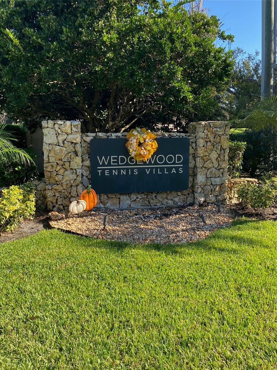 WEDGEWOOD TENNIS VILLAS - Residential Lease