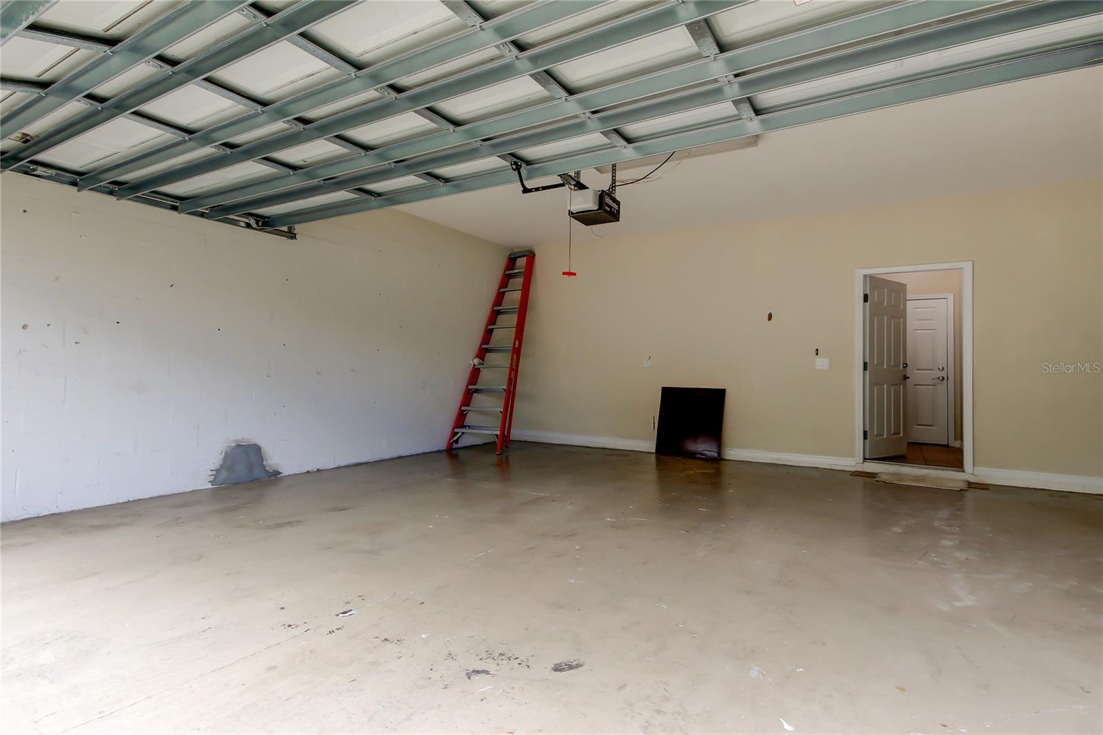 HAMPTON LAKES AT MAIN STREET - Residential Lease