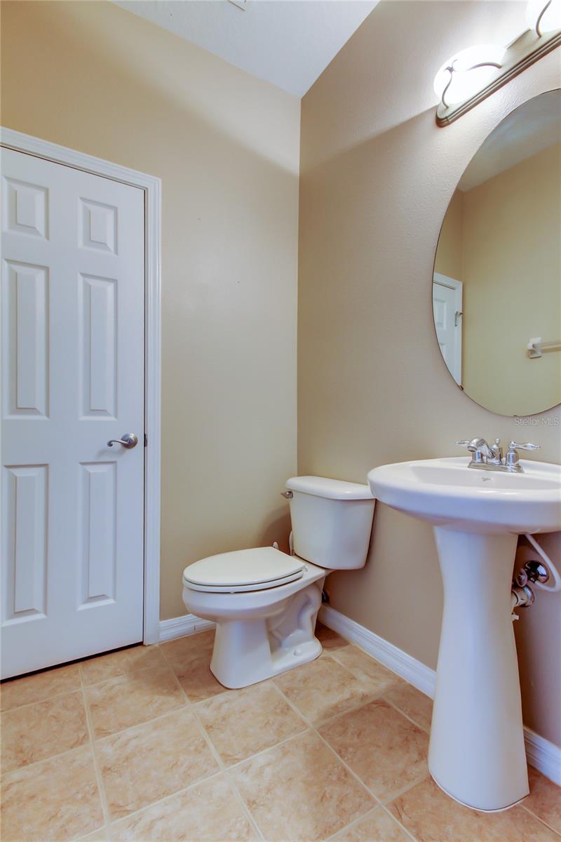 HAMPTON LAKES AT MAIN STREET - Residential Lease