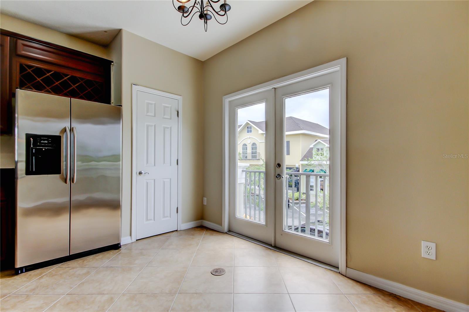 HAMPTON LAKES AT MAIN STREET - Residential Lease