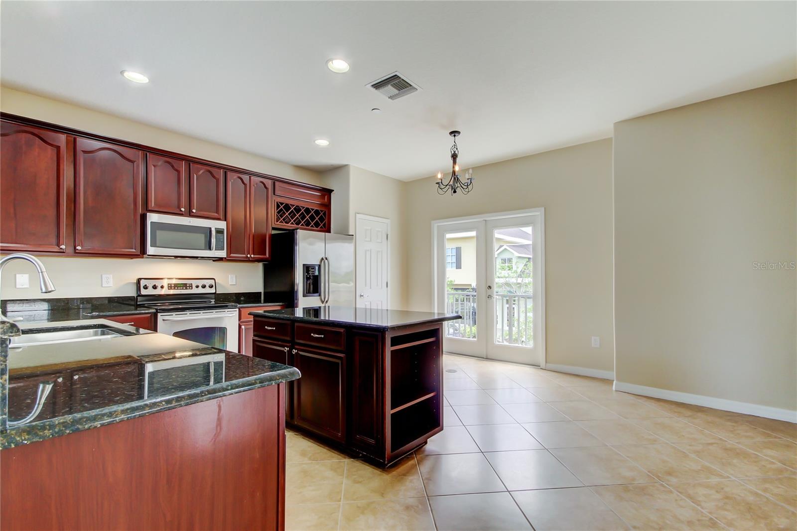 HAMPTON LAKES AT MAIN STREET - Residential Lease