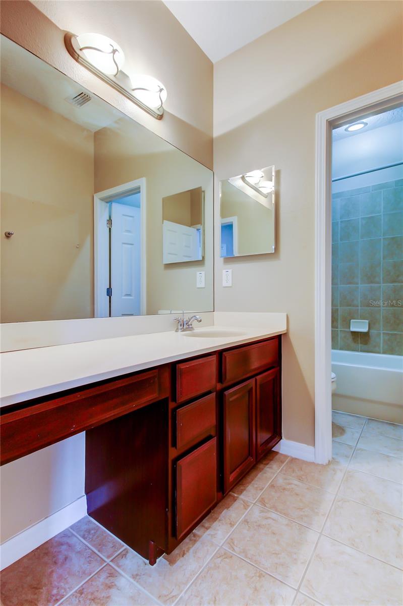 HAMPTON LAKES AT MAIN STREET - Residential Lease