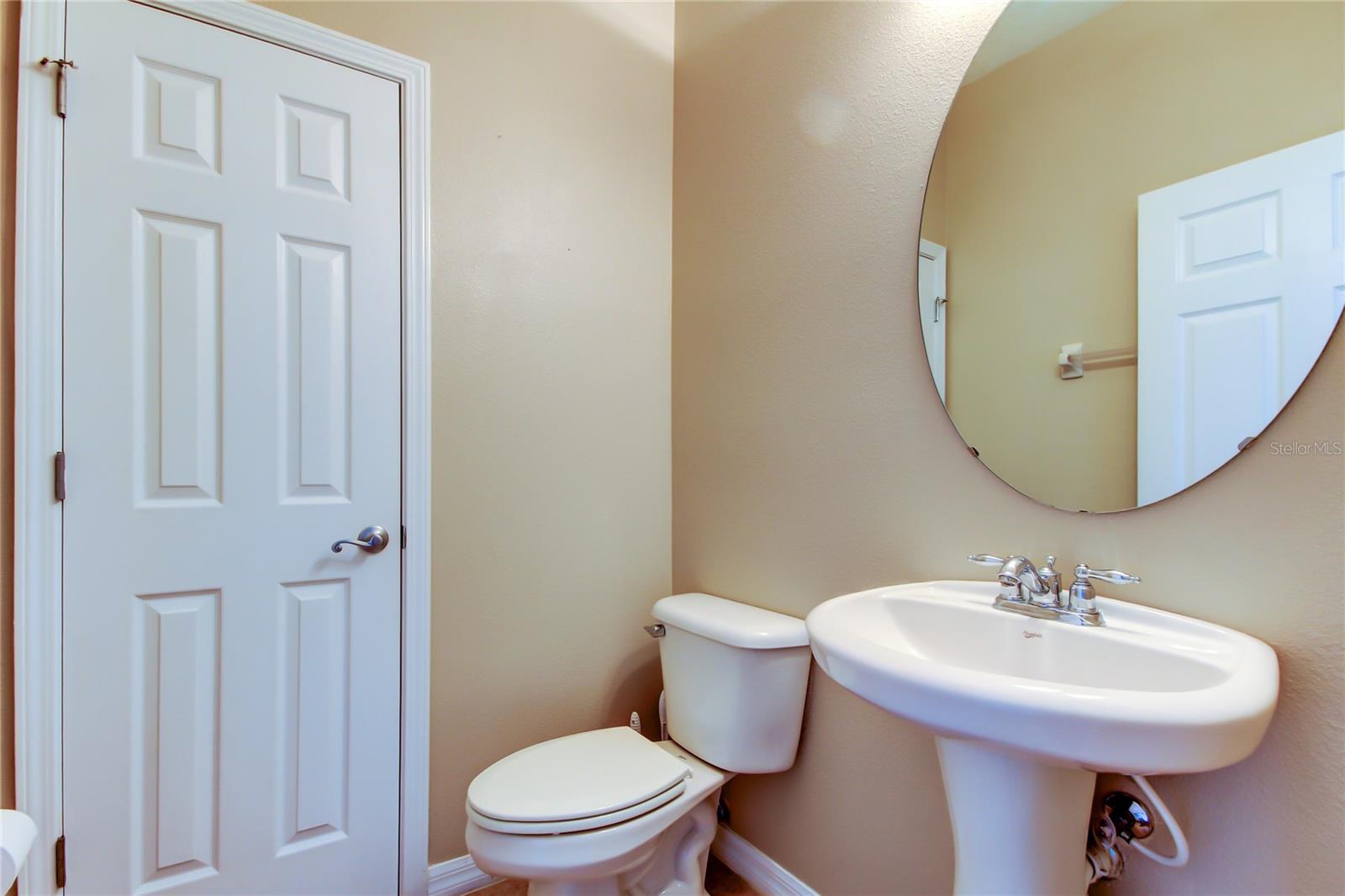 HAMPTON LAKES AT MAIN STREET - Residential Lease