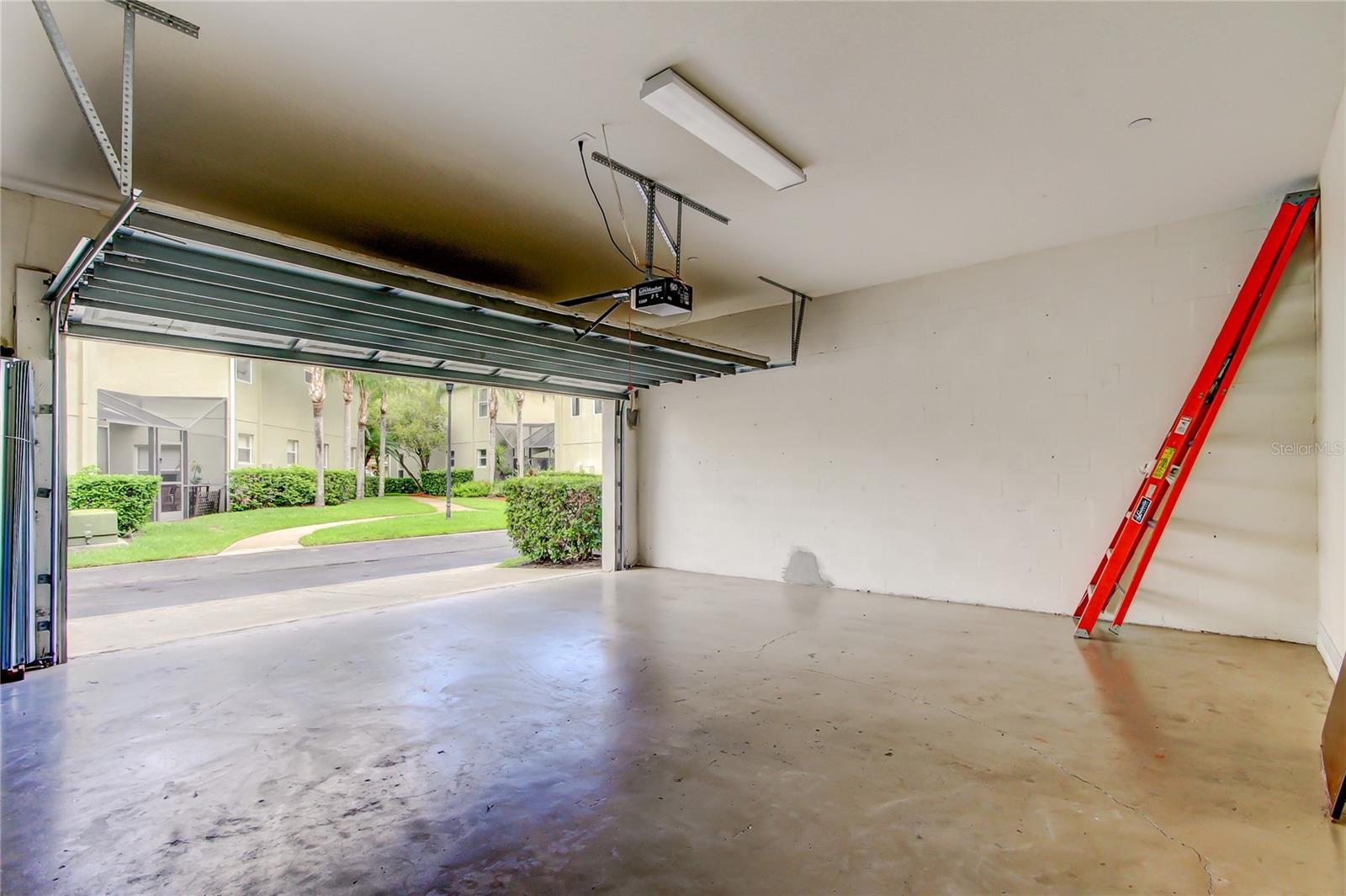 HAMPTON LAKES AT MAIN STREET - Residential Lease