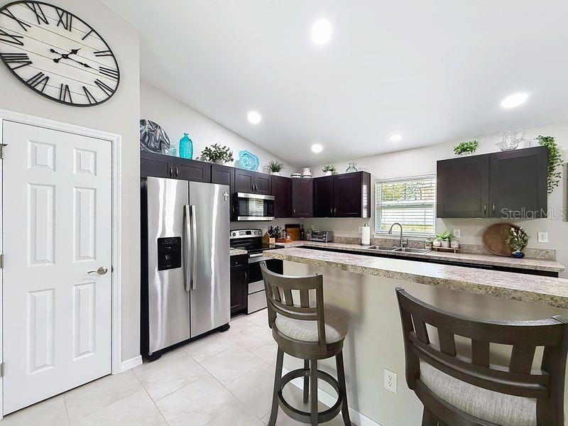 RAINBOW S END ESTATE - Residential