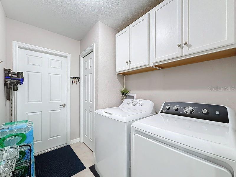 RAINBOW S END ESTATE - Residential