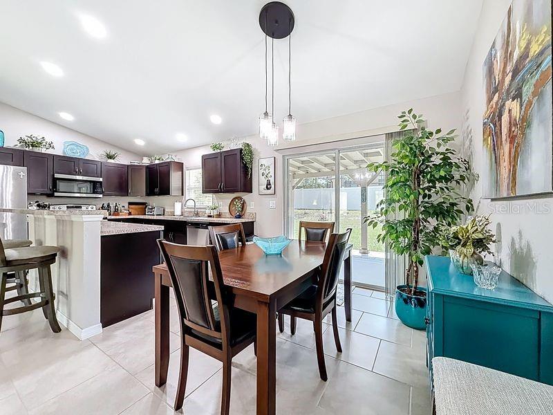 RAINBOW S END ESTATE - Residential