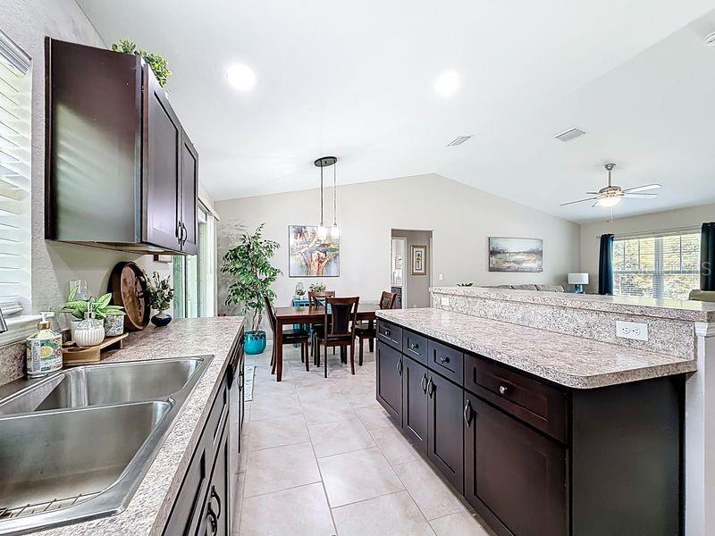 RAINBOW S END ESTATE - Residential