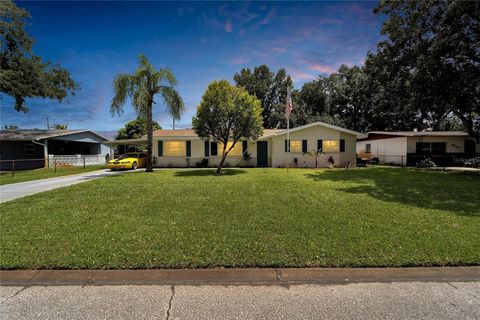 A home in SEMINOLE