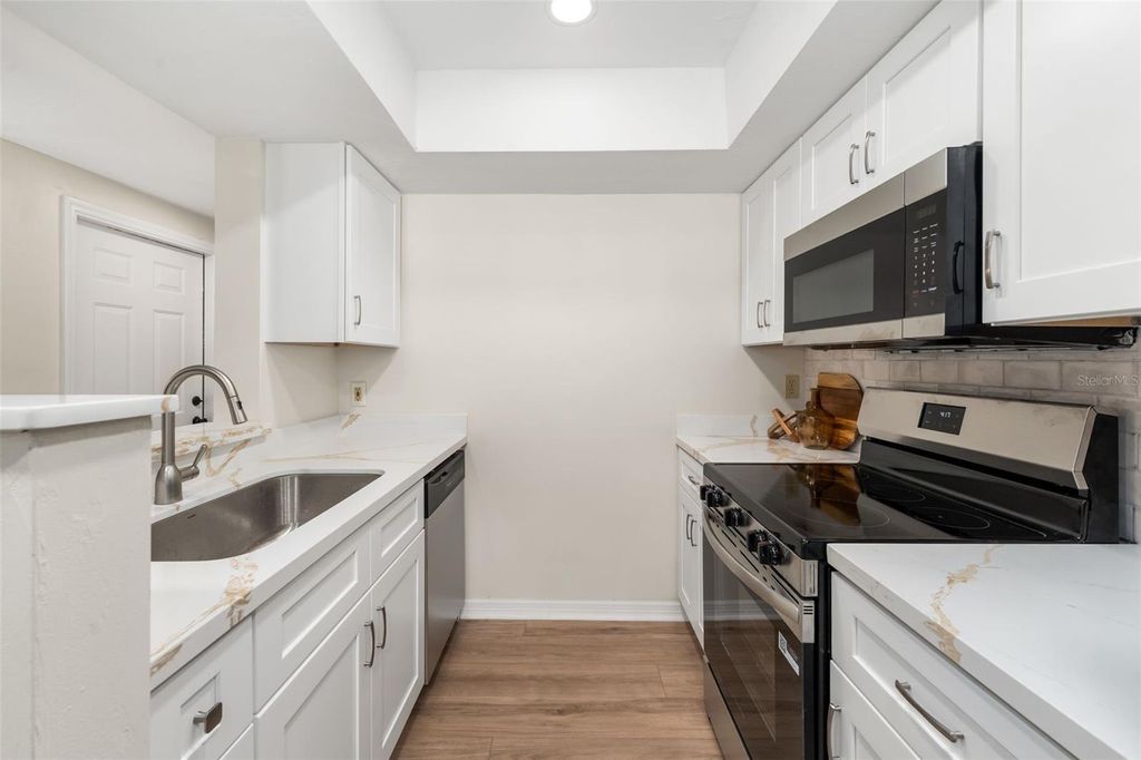 Photo of 912 SW 57th Drive, Gainesville, FL 32607 (MLS # GC533989)