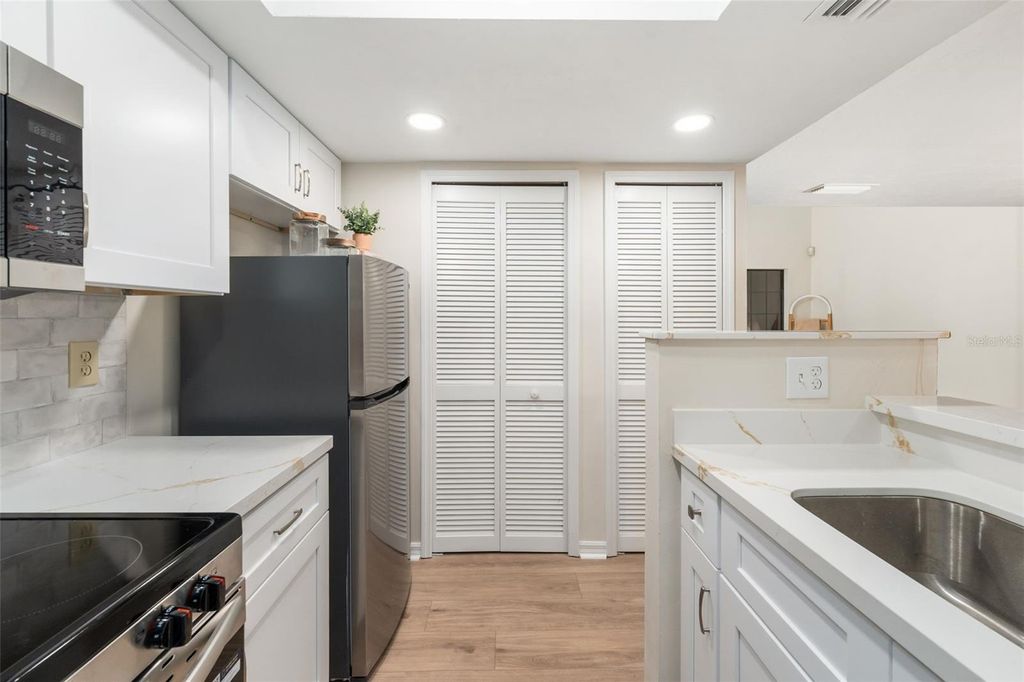 Photo of 912 SW 57th Drive, Gainesville, FL 32607 (MLS # GC533989)