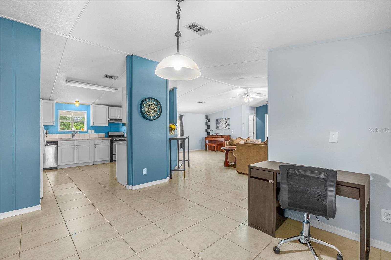 SPANISH MISSION HEIGHTS UN 3 - Residential