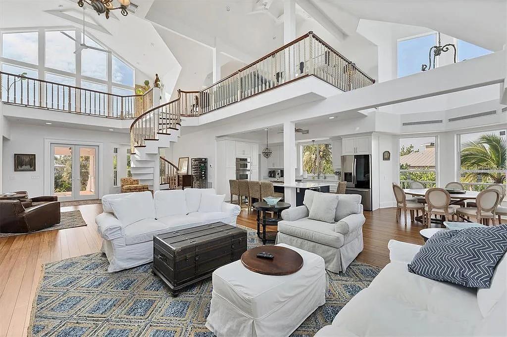 3 POINTE WAY