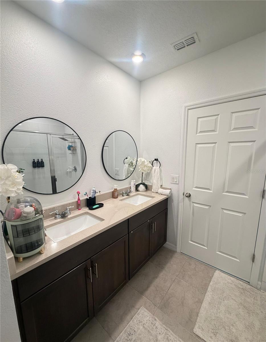 LAKE DENHAM ESTATES - Residential Lease