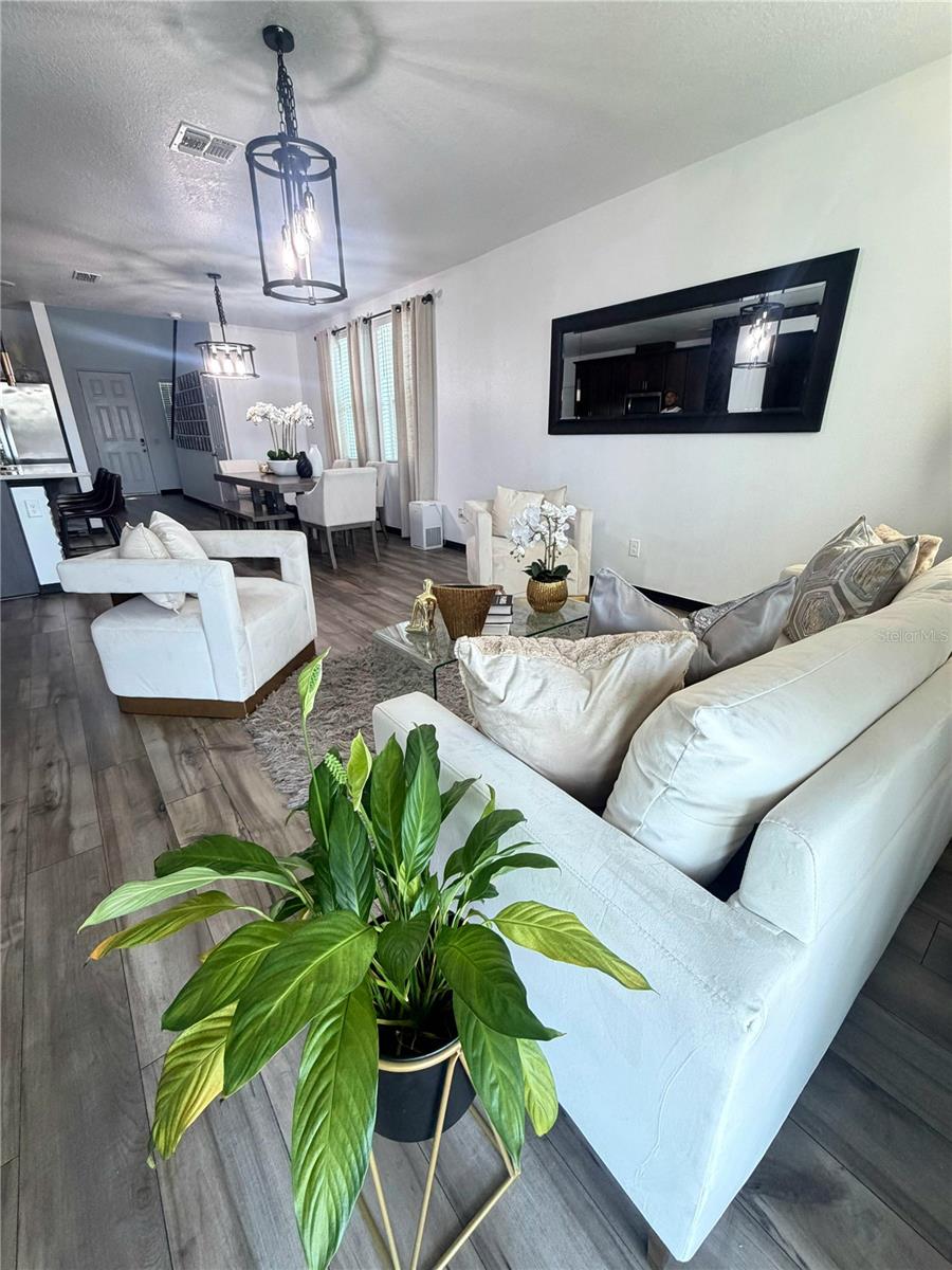 LAKE DENHAM ESTATES - Residential Lease