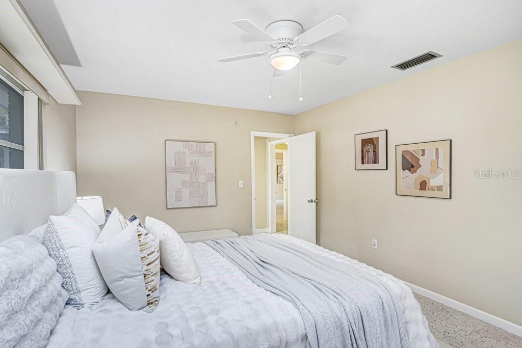 PINE OAK - Residential