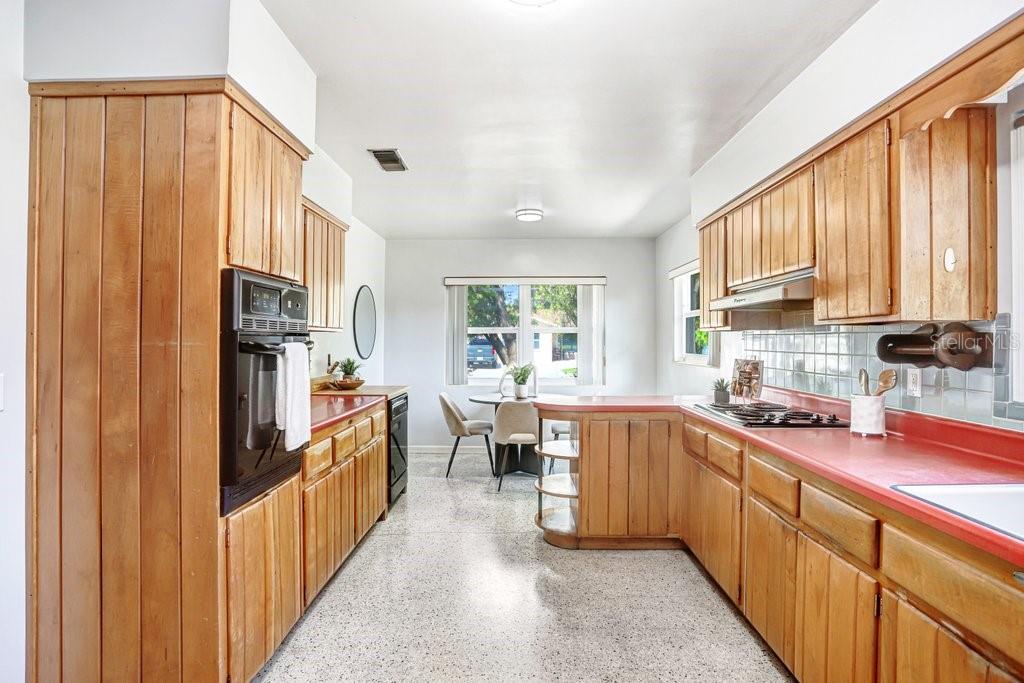 PINE OAK - Residential